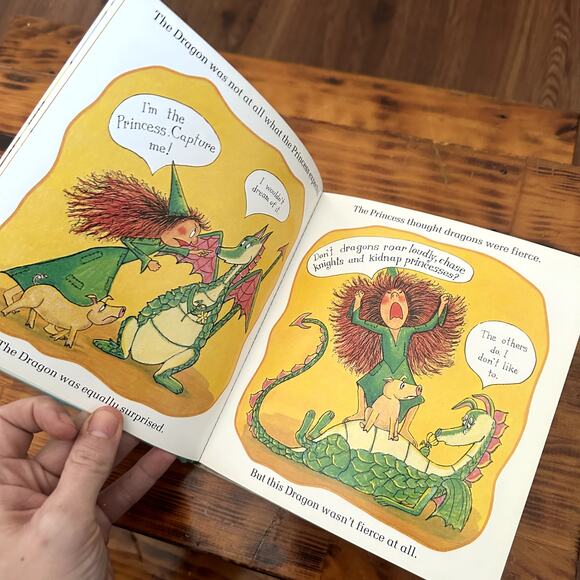 Vintage 1981 The Princess And The Dragon Hardcover Book - Picture 7 of 9